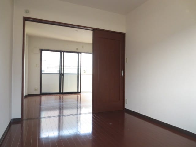 居室 アンシャンテ