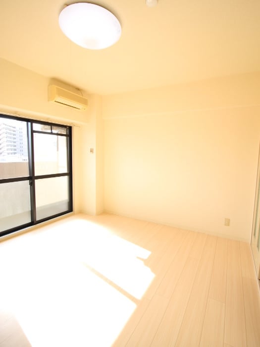 居室 メゾンソレイユ