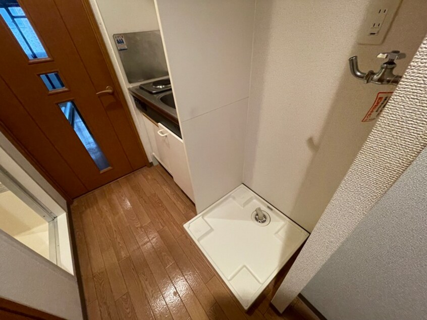 洗濯機置場 ｴｽﾘｰﾄﾞ三宮ﾌﾗﾜｰﾛｰﾄﾞ（1013）