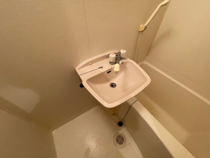 洗面 ｴｽﾘｰﾄﾞ三宮ﾌﾗﾜｰﾛｰﾄﾞ（1013）