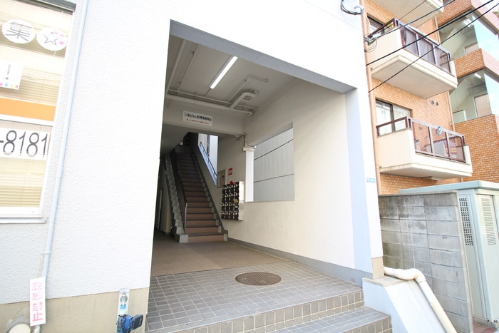 エントランス部分 三功ビル