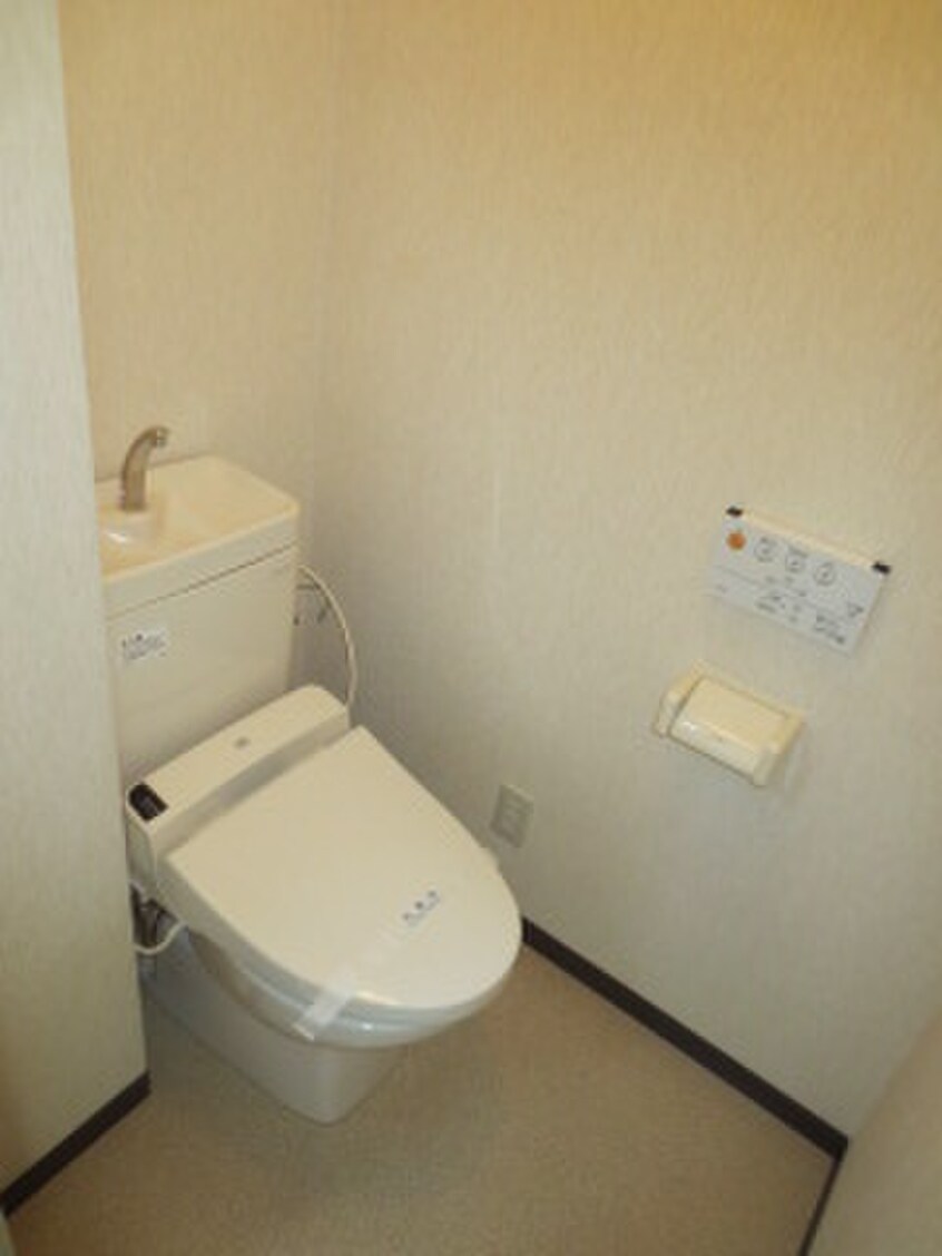 トイレ 三功ビル
