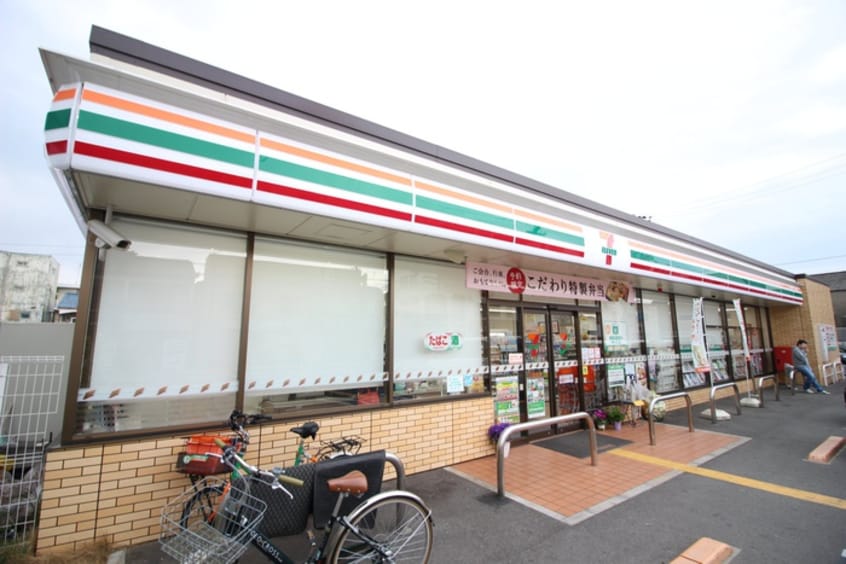 セブンイレブン(コンビニ)まで290m グリ－ンコ－ト