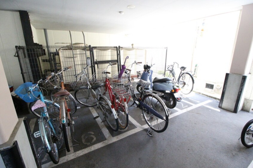 駐輪場 ニュ－センチュリ－
