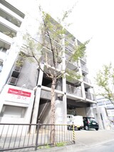 Η´ｓ　ｆｌａｔｓ