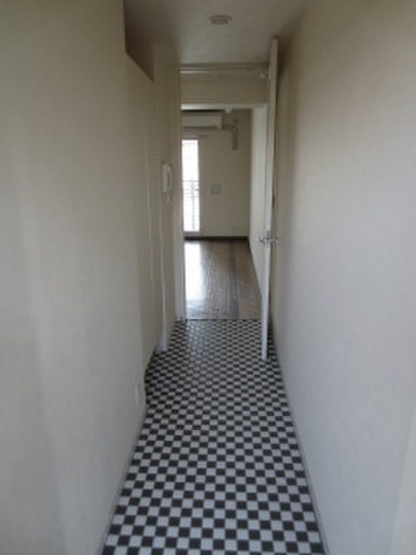 玄関 Η´ｓ　ｆｌａｔｓ