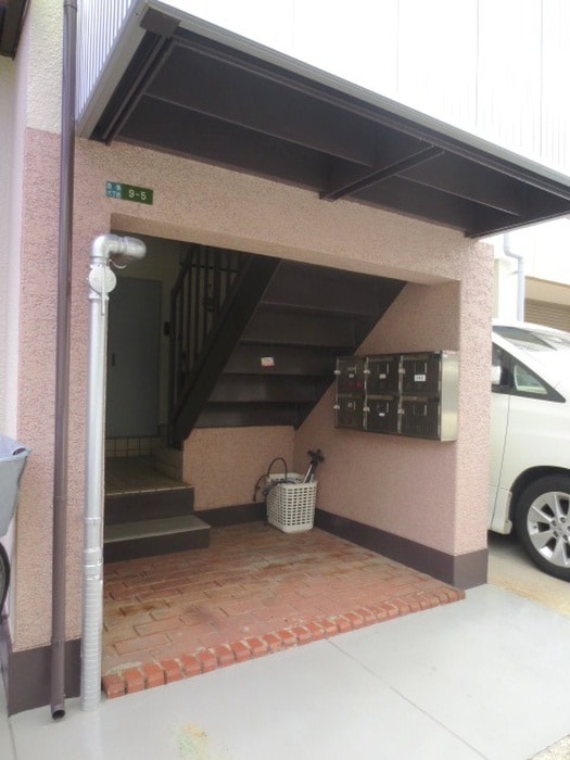 エントランス部分 リバーハイツ