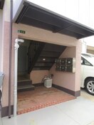 エントランス部分 リバーハイツ