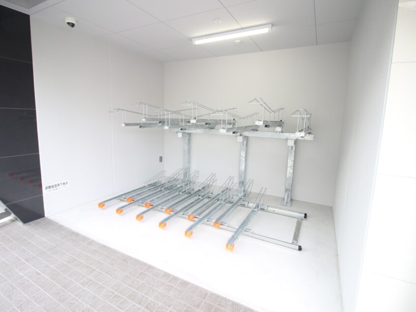 駐輪場 ブリリアントコートLUXE