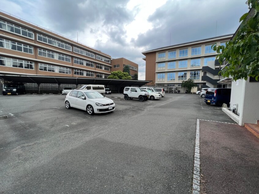 駐車場 コ－ポラス花園