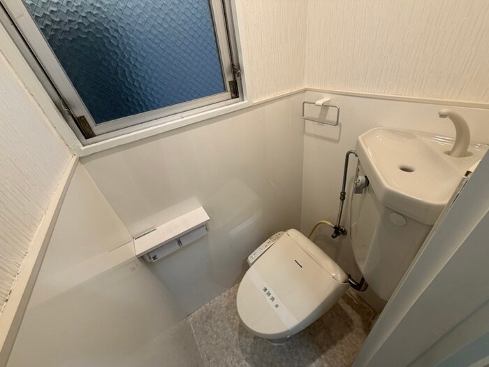 トイレ ラメゾン小河通