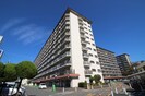 ﾛｰﾚﾙﾊｲﾂ茨木総持寺2号棟（420）の外観