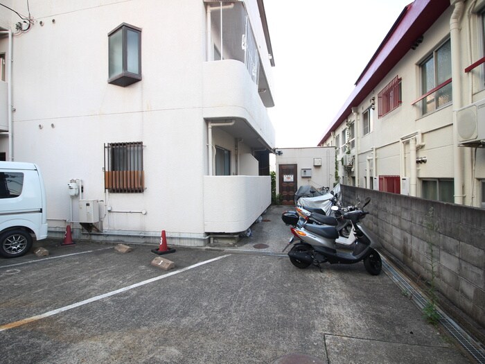 バイク置き場 神栄ハイツ