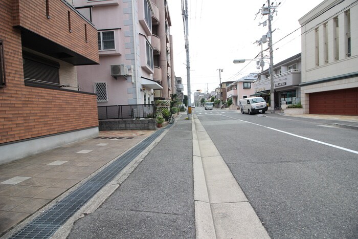 エントランス部分 クレセント本山中町