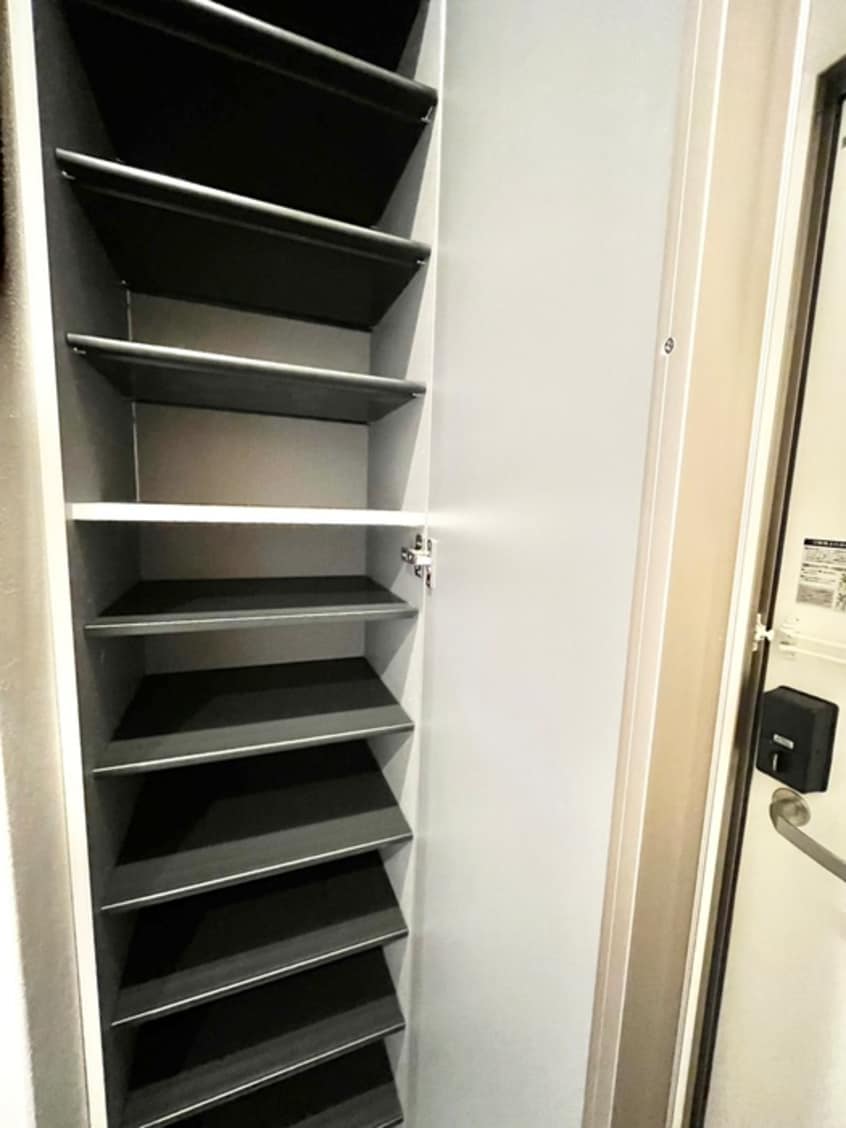 靴箱 KRM　RESIDENCE　TSUKAGUCHI