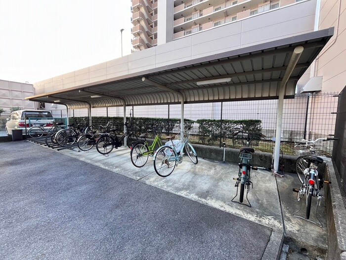 駐輪場 クエスト西大路