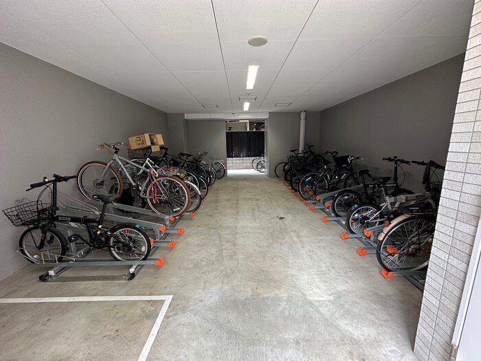 駐輪場 リビオメゾン西天満