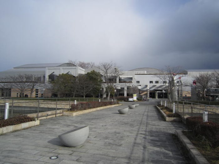 エブノ泉の森ホール(美術館/博物館)まで1100m イングス21