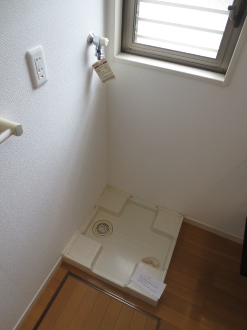 洗濯機置場 ドルチェヴィ－タ新北野