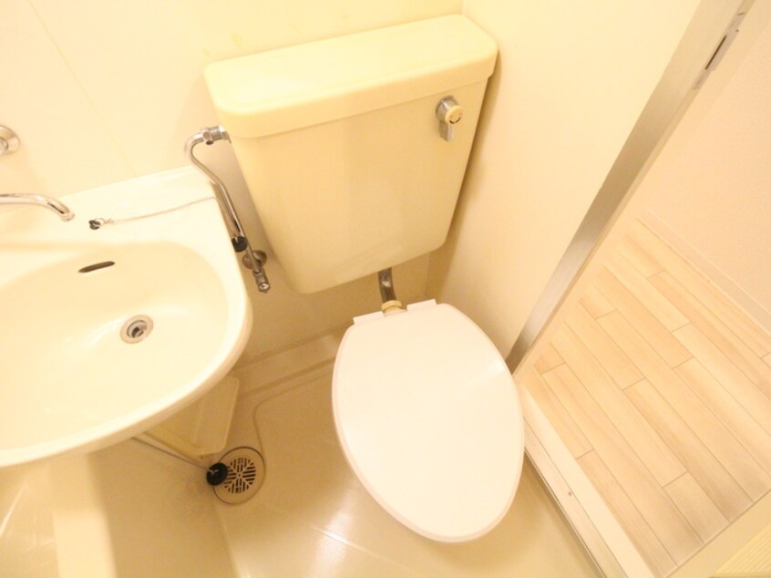 トイレ ﾎｰﾕｳｺﾝﾌｫﾙﾄ新神戸(304)