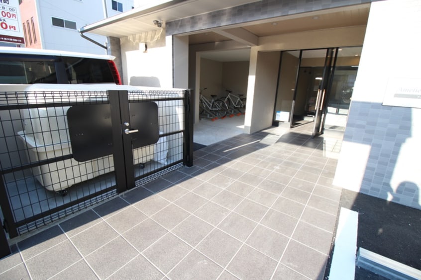 エントランス部分 アメリ御所西
