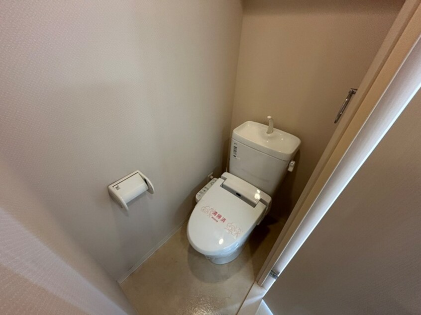 トイレ AURA　SUMA