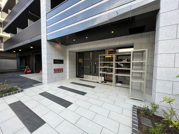 エントランス部分 ﾌﾟﾚｻﾝｽﾊｰﾊﾞｰﾗﾝﾄﾞｱﾝﾄﾞ･ｼｰ(906)