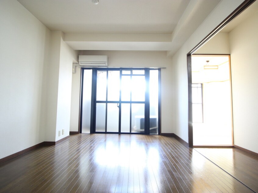 居室 ルナ・ポリス