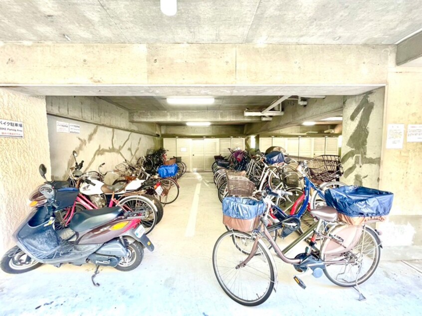 駐輪場 西芦屋グリ－ンハウス