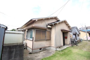 服部西町貸家１５