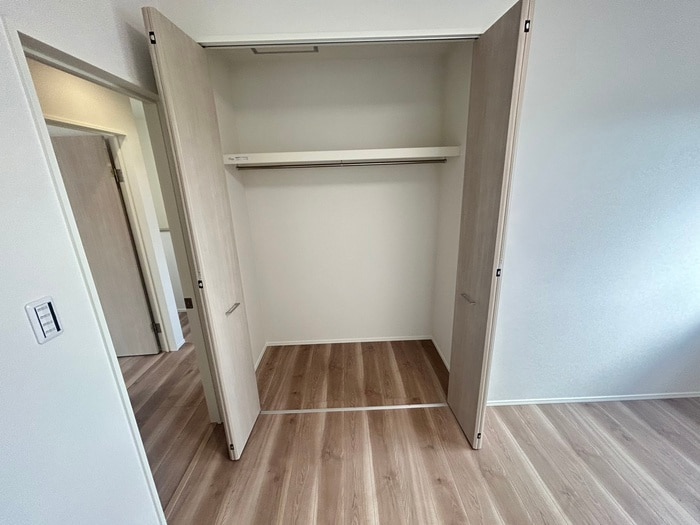 収納 箕面市箕面四丁目戸建