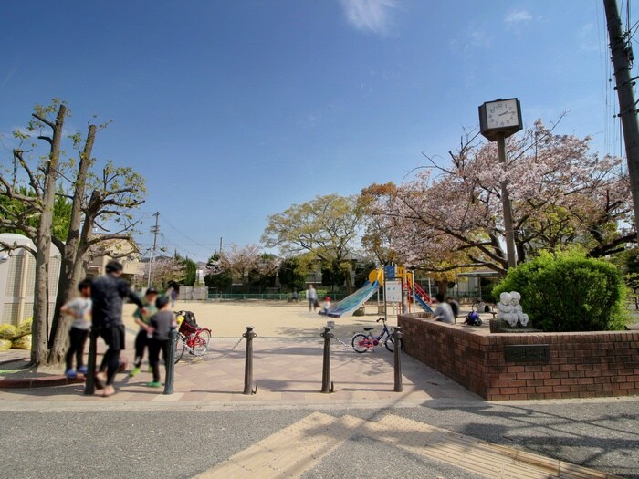 堀田公園(公園)まで500m エルピスＵ２