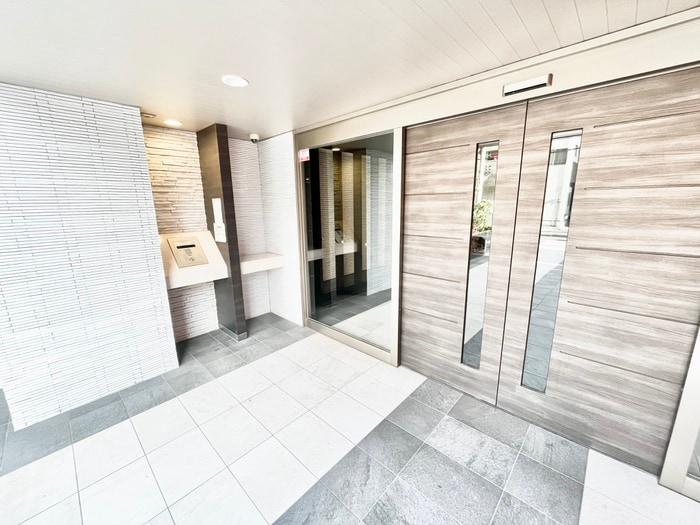 エントランス部分 ｴｽﾃﾑｺｰﾄﾃﾞｨｱｼﾃｨWEST（1109）