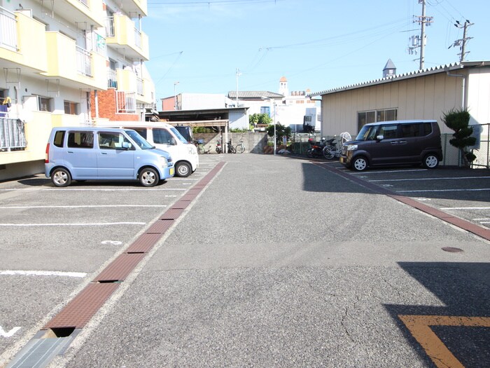 駐車場 前川ハイツ