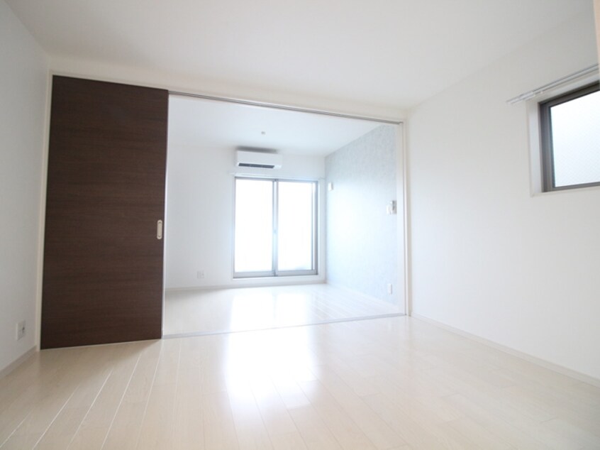 居室 F asecia stib