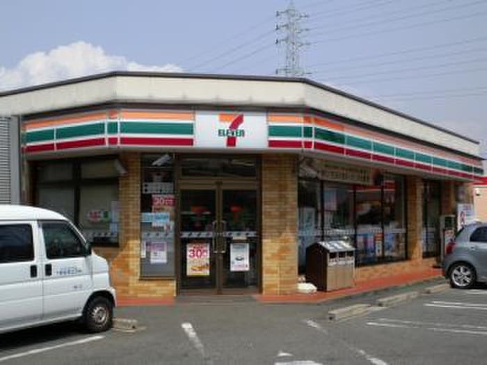 セブンイレブン(コンビニ)まで800m ソレイユ　カ－サ