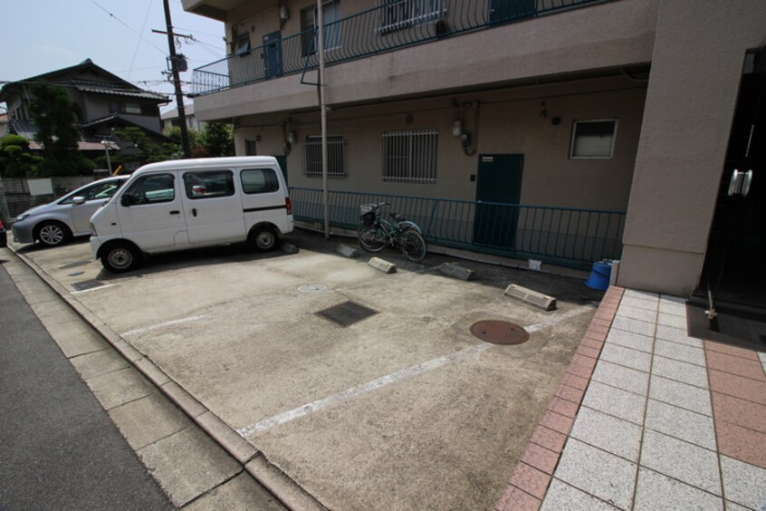 駐車場 ハウジング静