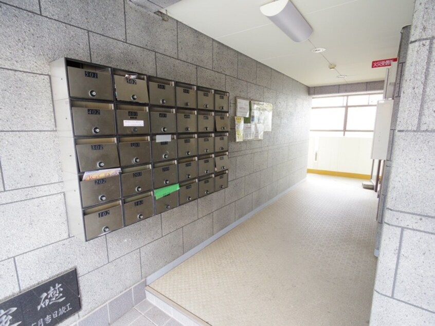 エントランス部分 パレス稲荷