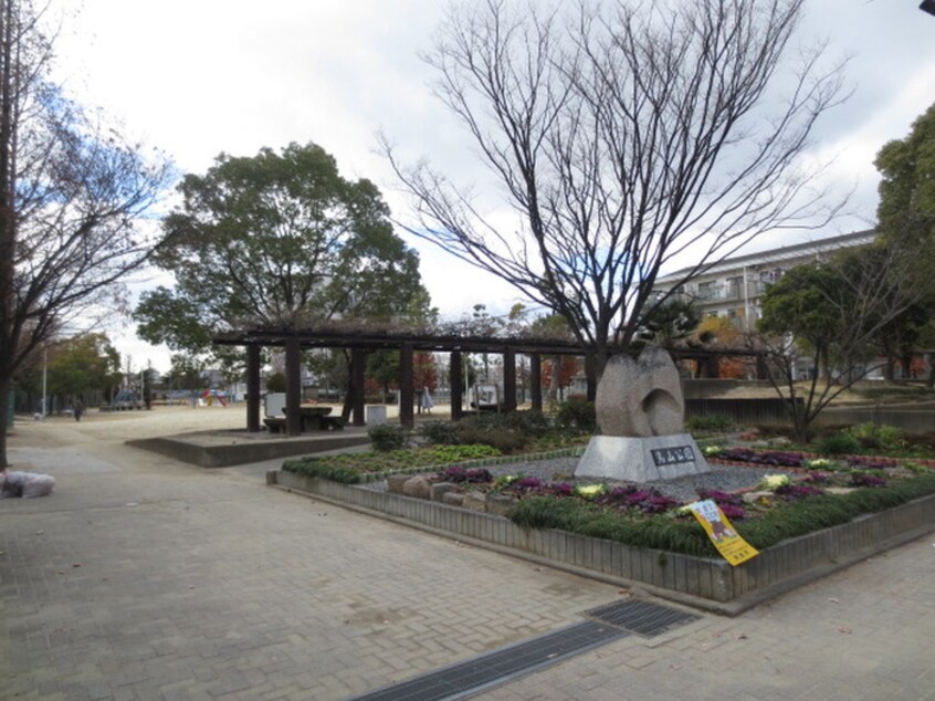 鳥山公園(公園)まで30m グレースコーポⅠ