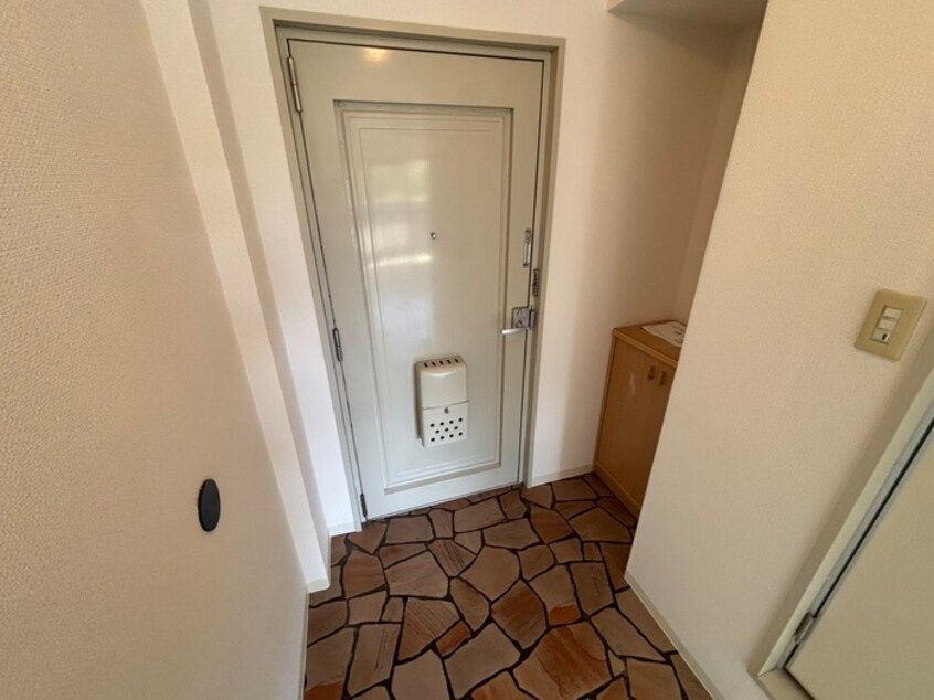 玄関 ヴィラフェザント