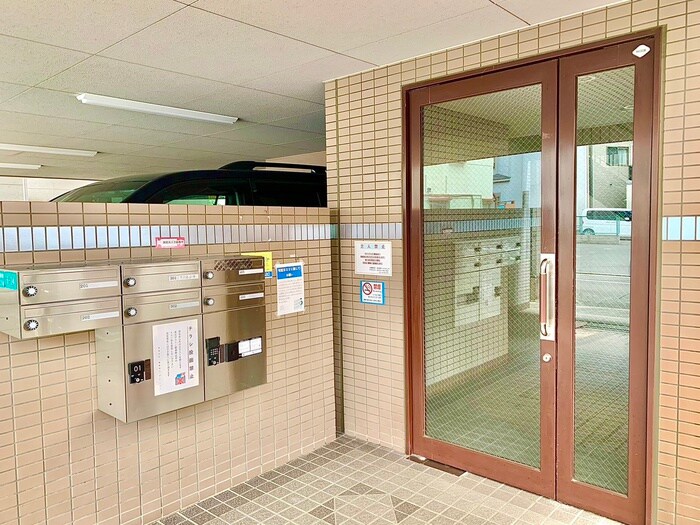 エントランス部分 ステンドハイツ