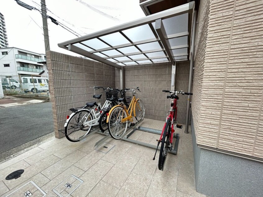 駐輪場 K.D Nakamozu Villa