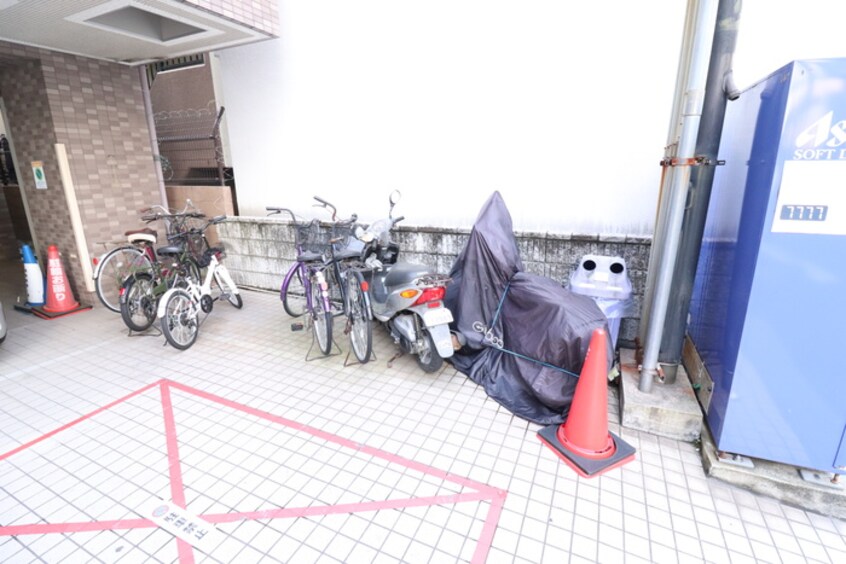 駐輪場 ラポート