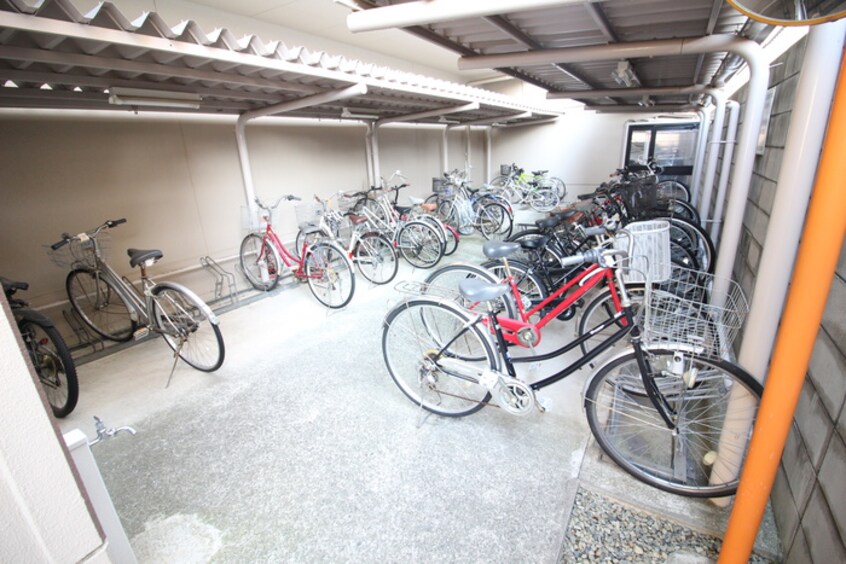 駐輪場 メゾン恒悦