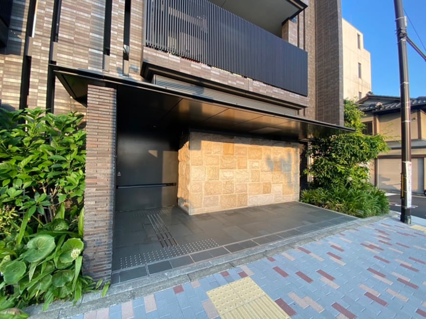 エントランス部分 シャリエ聖護院西町（305）