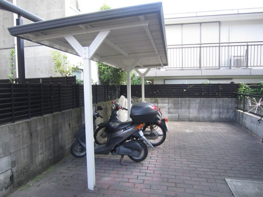 駐輪場 ランドハウス御影