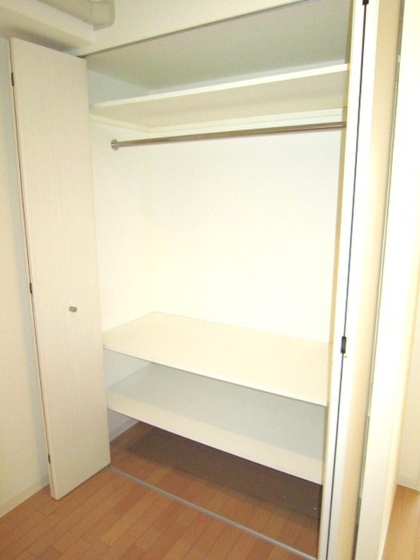 収納 アリス・マナ－ガ－デン新町