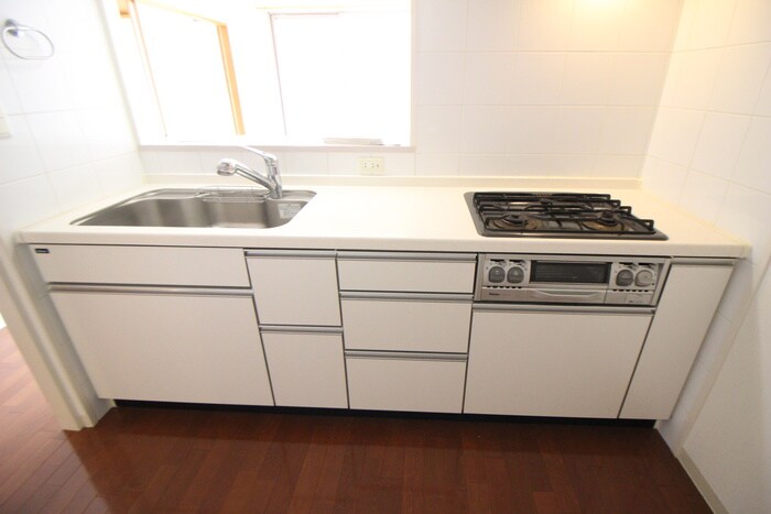 キッチン エスリ－ド宝塚(1014)