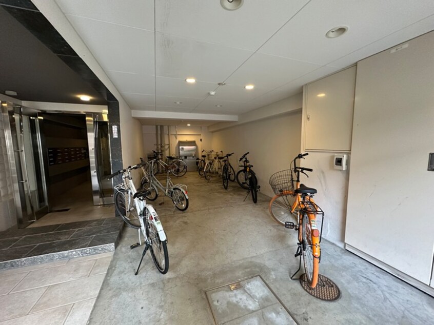 駐輪場 パサ－ジュ二条城東