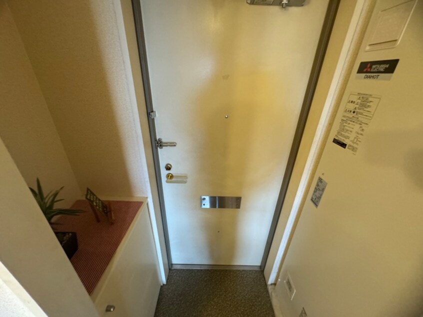 玄関 フロ－ラルハイツ服部